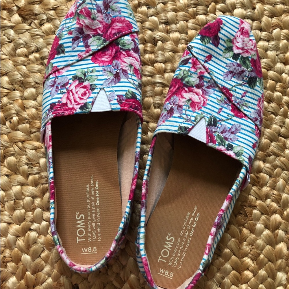 Toms shoes! Size 8.5